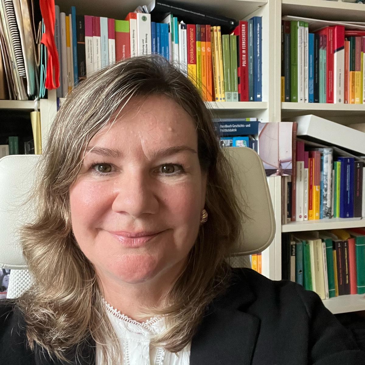 Prof. Dr. Sabine Manzel